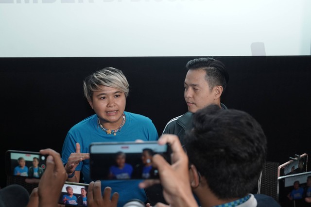 Meira Anastasia dan Ernest Prakasa (Foto: Goodwork)