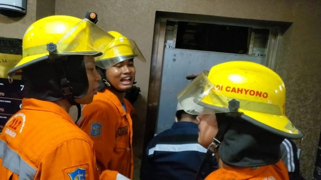 Lift Kantor DPRD Surabaya Macet, Ketua Fraksi PKB Terjebak 2 Jam Lebih