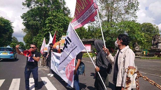 Aksi unjuk rasa aktivis di Bali menolak pengesahan RKUHP - WIB