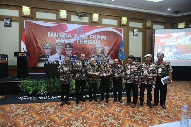 Pengurus Daerah Keluarga Besar Forum Komunikasi Putra Putri TNI POLRI (FKPPI) XI Jawa Tengah resmi melaksanakan agenda kegiatan Musyawarah Daerah ke-10 di Ballroom Hotel Santika Premiere Kota Semarang, Sabtu (3/12). Foto: Dok. Pemkot Semarang