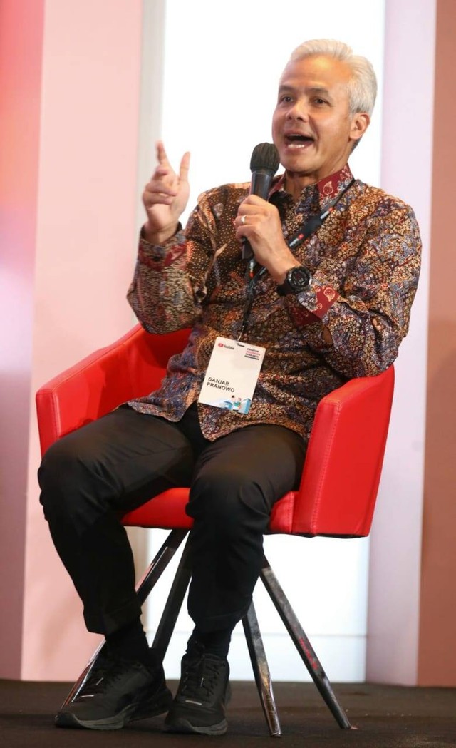 Gubernur Jateng Ganjar Pranowo menjadi mentor konten kreator Indonesia dalam acara Kreator Indonesia Berkarya Watch Indonesia yang diadakan Google Indonesia di Jakarta, Senin (5/12/2022). Foto: Dok. Istimewa