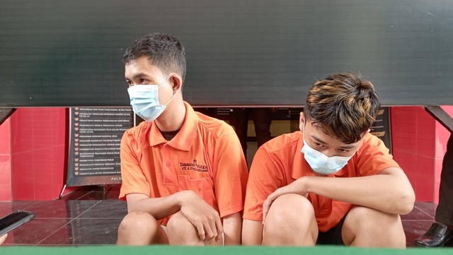Dua pelaku pembunuhan pemuda di parkiran Hotel di Palembang, Foto : Istimewa