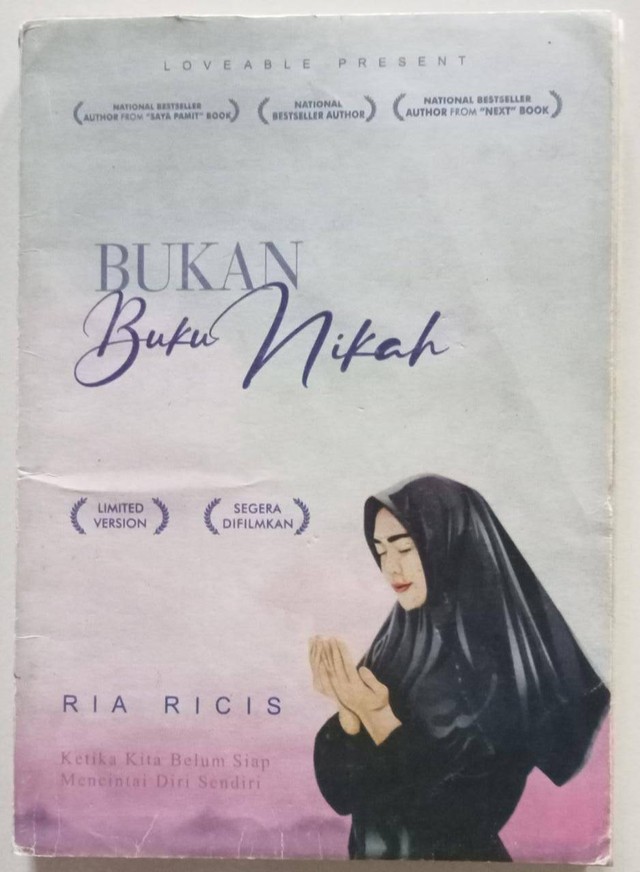 Novel "Bukan Buku Nikah" karya Ria Ricis (Sumber: foto pribadi)Judul buku