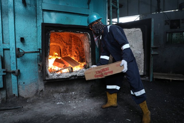 Foto: BPOM Musnahkan Obat Sirop Unibebi Mengandung ED/DEG | kumparan.com