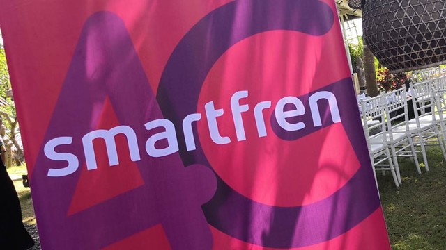 Logo Smartfren. Foto: Bianda Ludwianto/kumparan