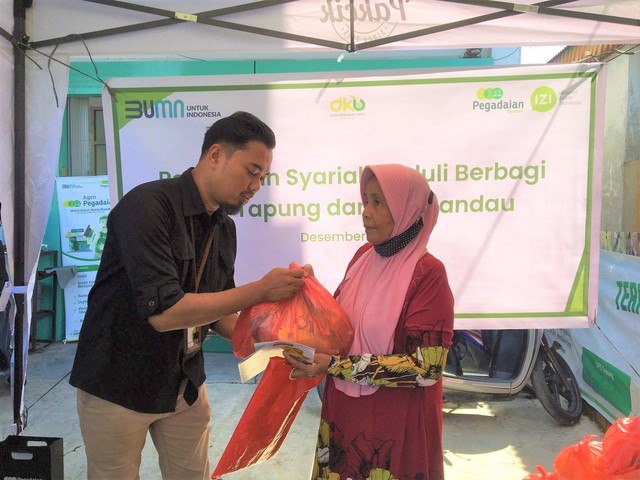 Bantuan Sembako PT. Pegadaian Syariah Cabang Soebrantas bersama IZI Riau