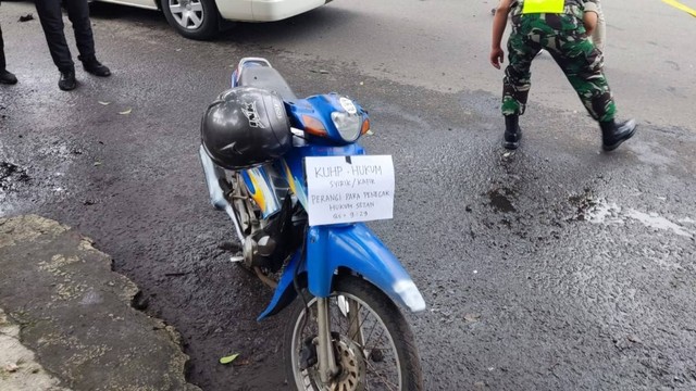 Motor yang digunakan Agus Sujatno, pelaku bom bunuh diri di Bandung. FOTO: Istimewa