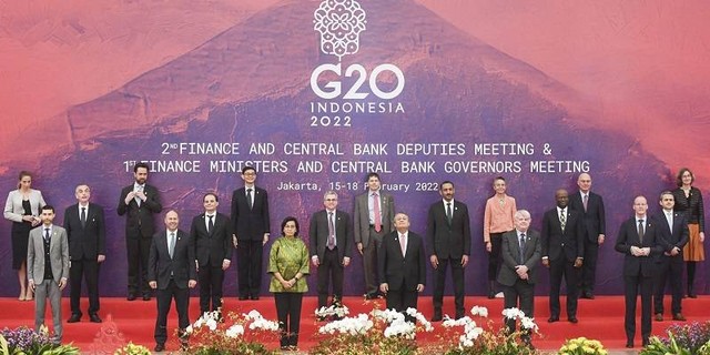 Sumber: KTT G20 Indonesia, para perwakilan negara anggota G20 berkumpul untuk foto bersama