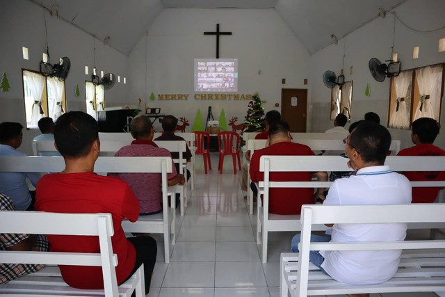 Penuh Hikmat, Jemaat Kristiani Lapas Gorontalo Ikuti Pra-NATAL SeIndonesia