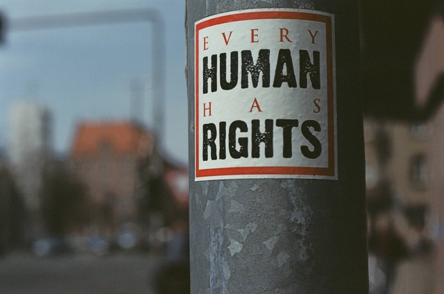 Kata-kata Tentang Hak Asasi Manusia yang Inspiratif, foto: Unsplash/Markus Spiske