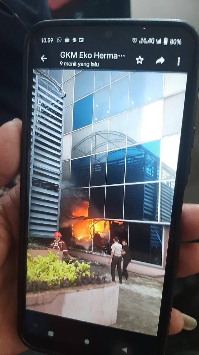 Gedung Kemenkumham di Jakarta Selatan terbakar. Foto: Dok. Istimewa