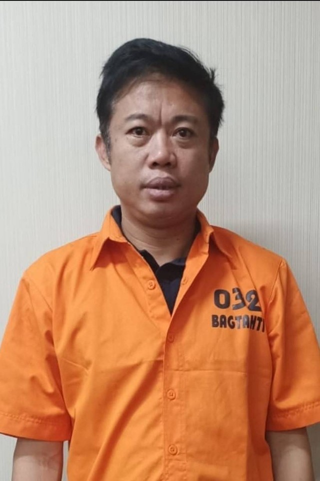 Ismail Bolong berbaju tahanan. Foto: Dok. Istimewa