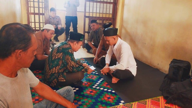 Prosesi akad nikah seorang tahanan kasus narkotika di Mapolres Aceh Tamiang. Foto: Dok. Istimewa