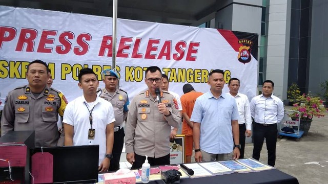 Taklimat media Polresta Tangerang terkait dugaan pungli PTSL di Cikupa, Tangerang, Rabu (8/12).  Foto: Dok. Istimewa