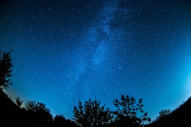 Foto : Pexels/Pixabay, Gambar Hanya Ilustrasi Puisi tentang Bintang di Malam Hari