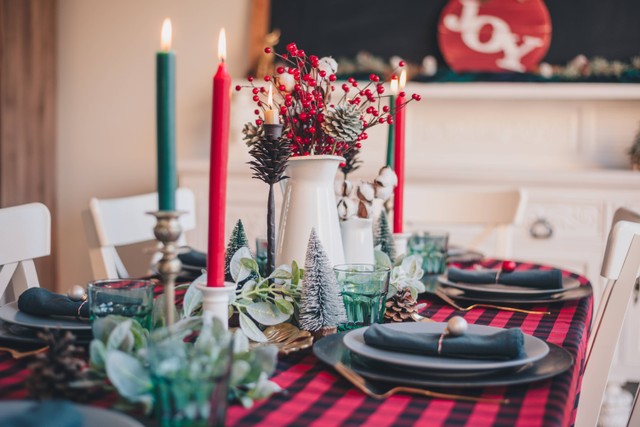 6 Tempat Christmas Dinner di Jakarta Utara, Foto: Unsplash/Libby Penner.