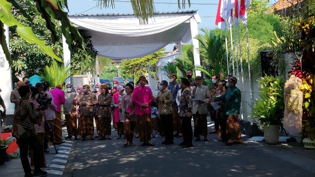 Beberapa tamu termasuk menteri mulai berdatangan ke acara siraman Kaesang Pangarep di Solo, Jumat (9/12). Foto: Dok. Istimewa