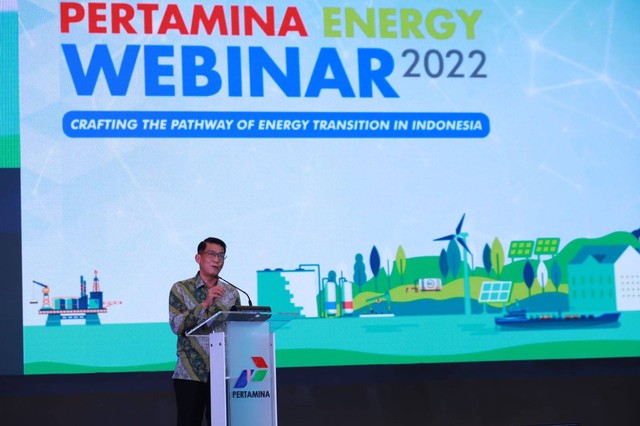 Direktur Strategi Portofolio dan Pengembangan Usaha (SPPU) Pertamina A Salyadi Saputra dalam Pertamina Energy Webinar (PEW) 2022 bertajuk Crafting the Pathway of Energy Transition in Indonesia yang di Ballroom Grha Pertamina, Rabu (7/12). Foto: Dok. Pertamina