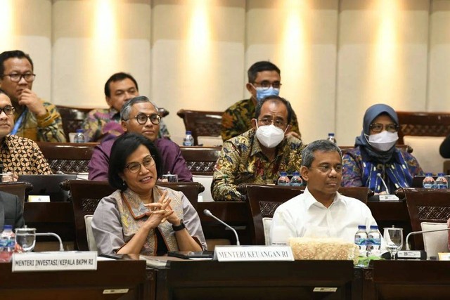 Sri Mulyani dalam Rapat Kerja Komisi XI DPR RI tentang Pengambilan Keputusan RUU PPSK di Jakarta, Kamis (8/12). Foto: Instagram/@smindrawati