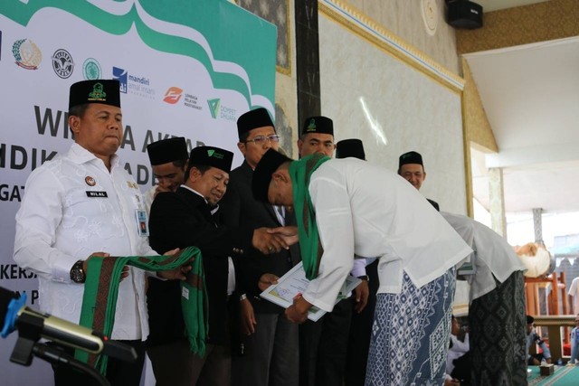 Dompet Dhuafa bersama Mandiri Amal Insani Foundation menggelar Wisuda Akbar untuk 50 orang Peserta Pendidikan Kader Dai (PKD) di Lapas Khusus Kelas IIA Gunung Sindur, Bogor pada Rabu (07/12)