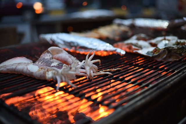 Ilustrasi Cumi Bakar Asam Manis. Foto: Unsplash