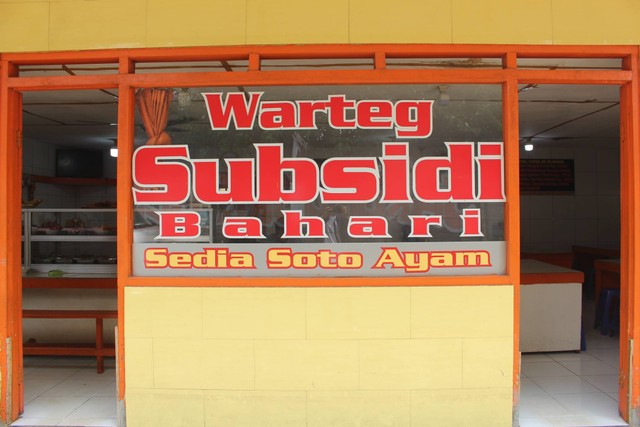Tampak depan Warteg Subsidi Bahari Kukusan, Depok. Foto: Riad Nur Hikmah/kumparan
