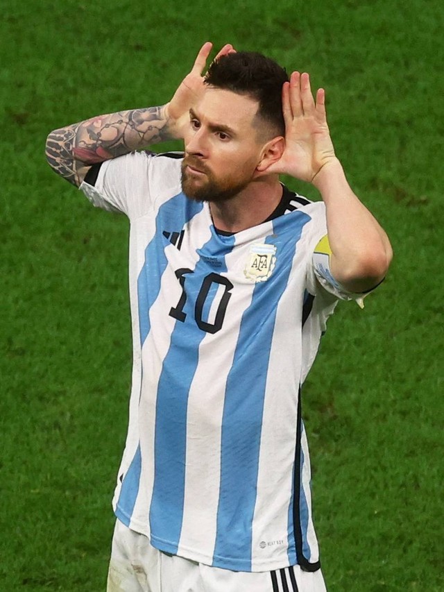 Selebrasi pemain Argentina Lionel Messi saat melawan Belanda di Perempat Final Piala Dunia Qatar 2022 di Stadion Lusail, Lusail, Qatar. Foto: Paul Childs/Reuters