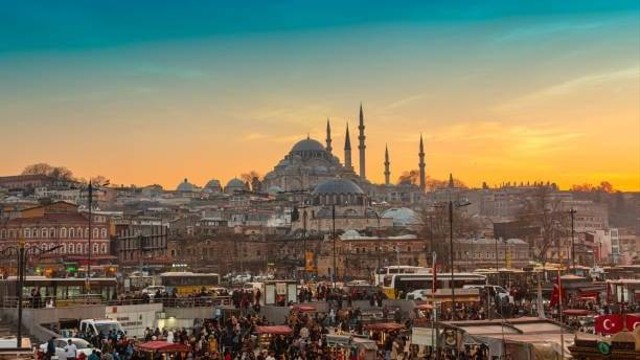 Islam di Eropa. photo by unplash