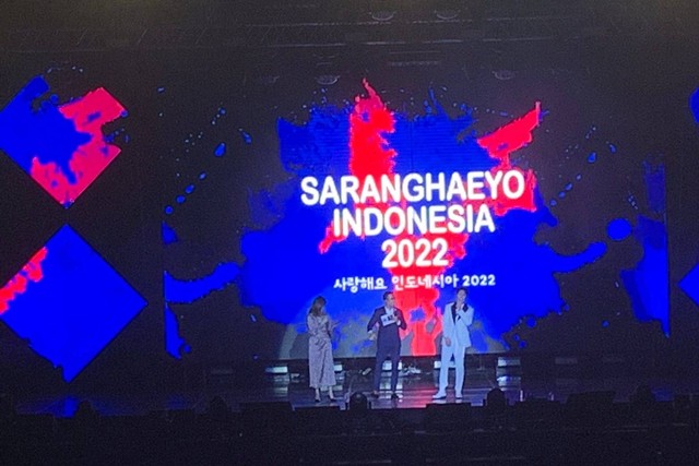 Penampilan Young Tak di acara Saranghaeyo Indonesia 2022. Foto: Mutiara Oktaviana/kumparan