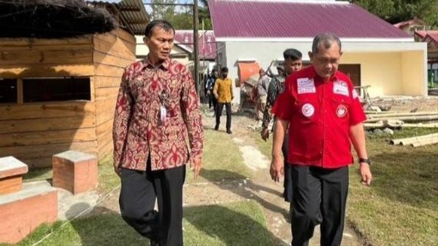 Kepala Divisi Pemasyarakatan Kantor Wilayah Kementerian Hukum dan HAM Sulawesi Barat, Robianto, saat mengunjungi Lapas Mamasa. Foto: Dok. Kemenkumham Sulbar