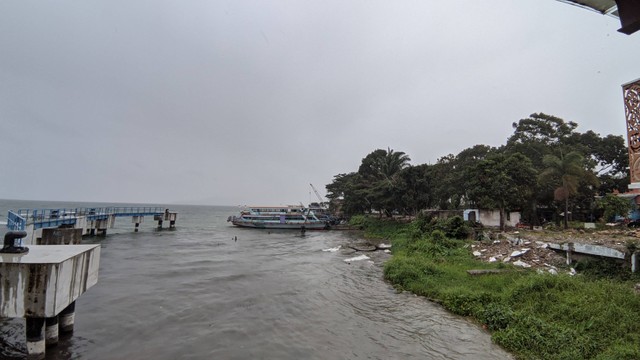 Lokasi pembangunan sirkuit F1 H2O di Pelabuhan Balige, Sumatera Utara.  Foto: Jonathan Devin/kumparan