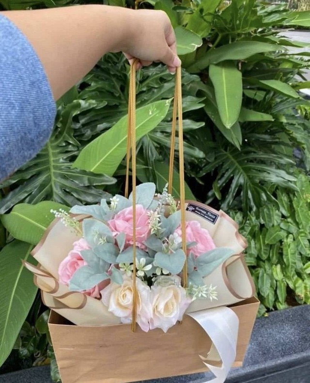 Buket bunga - Instagram : @usanggyflorist 