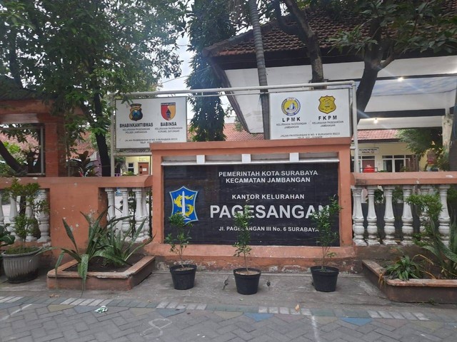 Kantor Kelurahan Pagesangan, Kecamatan Jambangan, Kota Surabaya. Sumber: dokumen pribadi