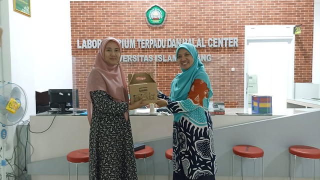 Foto bersama kepala Laboratorium Terpadu dan Halal Center UNISMA. Foto: Agroteknologi UMY