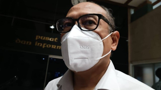 Direktur Jenderal Minyak dan Gas Bumi (Migas) Kementerian ESDM, Tutuka Ariadji saat ditemui di Gedung DPR, Senin (12/12/2022). Foto: Ghinaa Rahmatika/kumparan