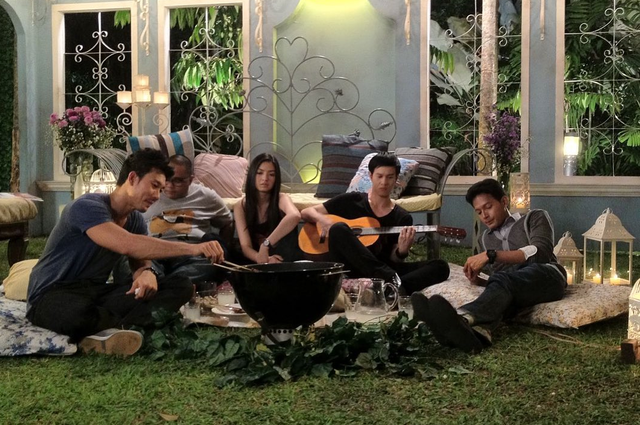 Kenang 10 Tahun Film 5 Cm Dirilis Raline Shah Tulis Ucapan Syukur Ini