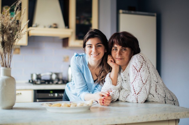 Ucapan Selamat Hari Ibu untuk mama dan mama mertua. Foto: Pexels/Elina Fairytale.