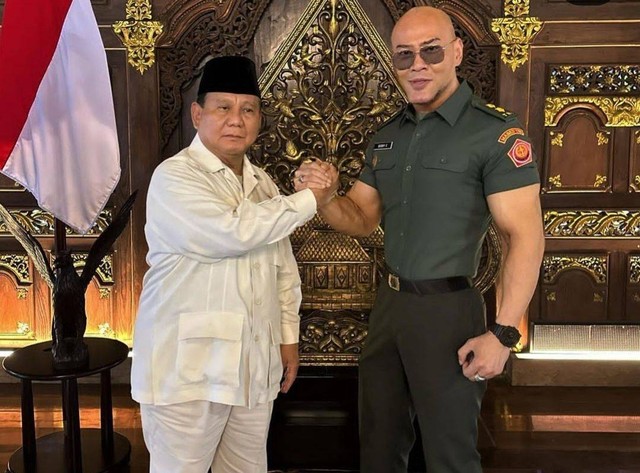 Deddy Corbuzier bersama Prabowo Subianto