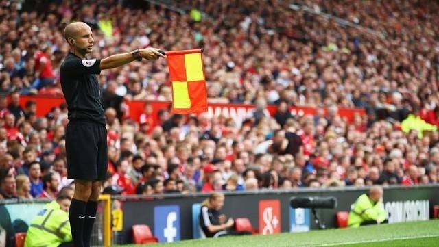 Tugas linesman adalah. Foto: Getty Images