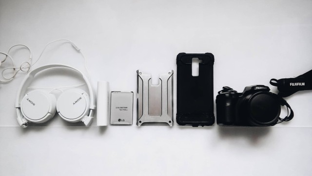 Ilustrasi Kata-kata tentang Gadget. Foto: Unsplash/Ady TeenagerInRO.