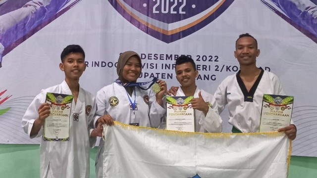 Empat mahasiswa Unikama berhasil sabet juara di Kejurprov Taekwondo Indonesia. Foto / dok Unikama