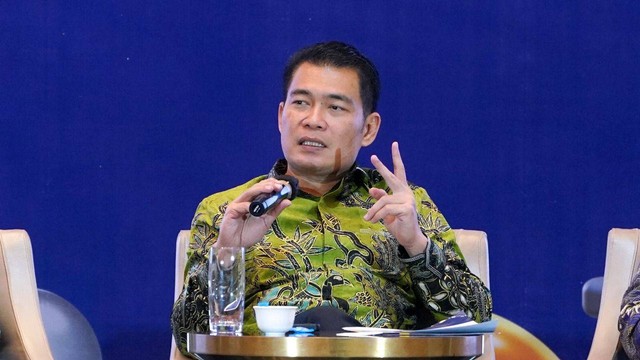 Direktur Penyidikan dan Penyelesaian Sengketa Anom Wibowo menjelaskan masyarakat dapat melaporkan pelanggaran kekayaan intelektual ke DJKI. Foto: DJKI