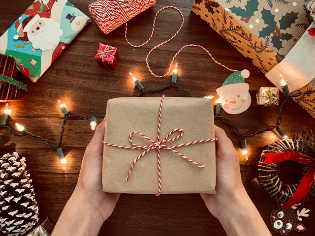 Ilustrasi Kata-Kata Kartu Ucapan Natal 2022. Foto: Unsplash/Joshua Lam.