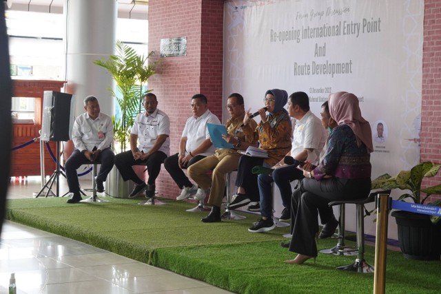 Focus Group Discussion di Palembang, Airport Plaza Bandara Internasional Sultan Mahmud Badaruddin II Palembang, Selasa (13/12).