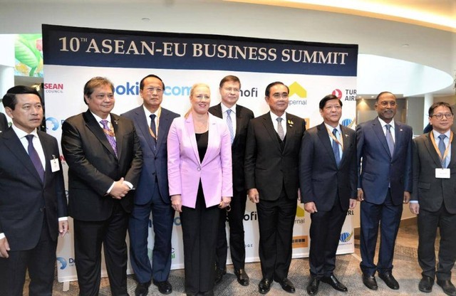 Menko Perekonomian, Airlangga Hartarto, mewakili Presiden Jokowi di perteuan ASEAN-EU Business Summit. Foto: Dok. Kemenko Perekonomian