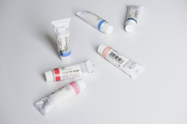 Ilustrasi obat kutil kelamin di apotik. Foto: Pexels 
