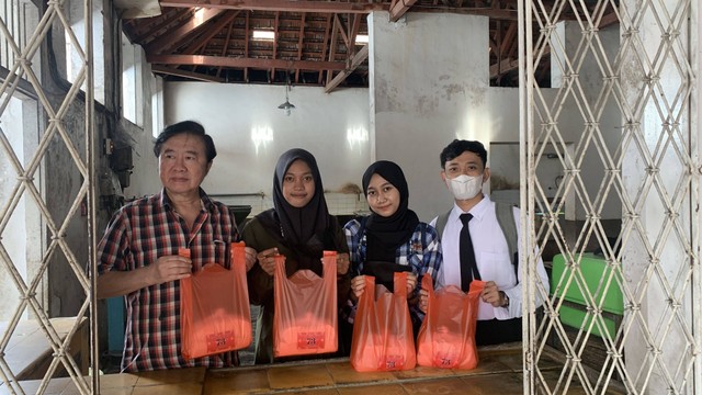 Survei lapangan pada pabrik tahu 77 di Sukun Kota Malang | Foto : Protret Pribadi