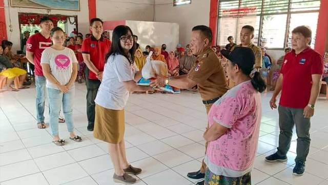 Kegiatan pasar murah yang digelar di Pemerintah Kabupaten Minahasa Selatan beberapa waktu lalu.