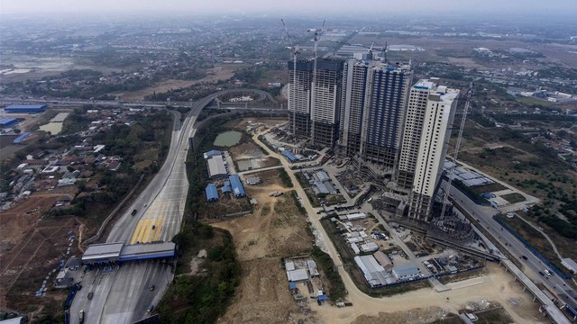 Foto udara pembangunan gedung-gedung apartemen di kawasan Meikarta, Cikarang, Kabupaten Bekasi, Jawa Barat. Foto: Hafidz Mubarak A/ANTARA FOTO