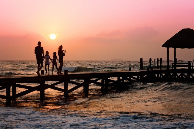 Ilustrasi Puisi tentang Liburan bersama Keluarga. Foto: pexel.com/pixabay.